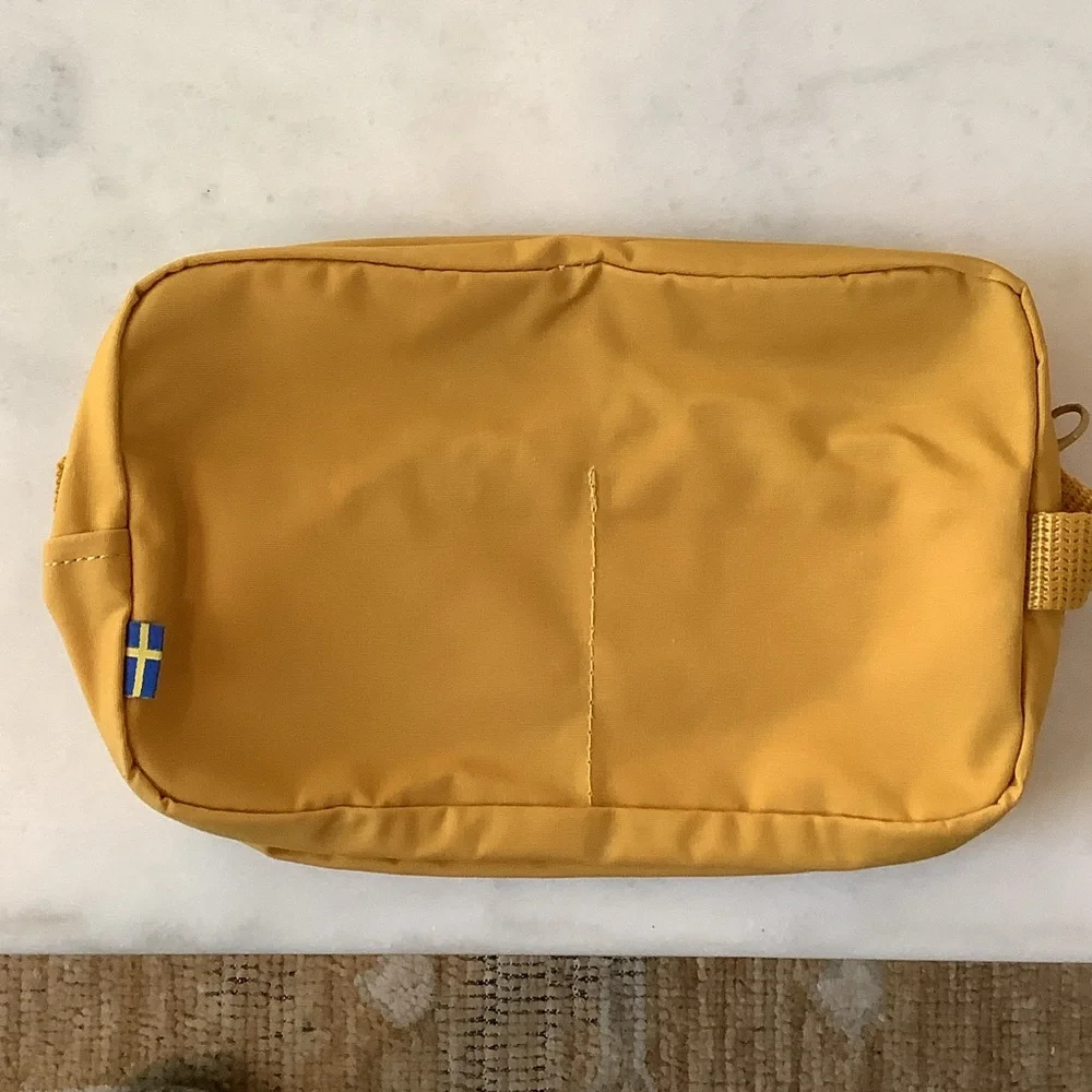 Fjällräven Kånken Yellow Gear Bag, Brand New - Picture 2 of 2